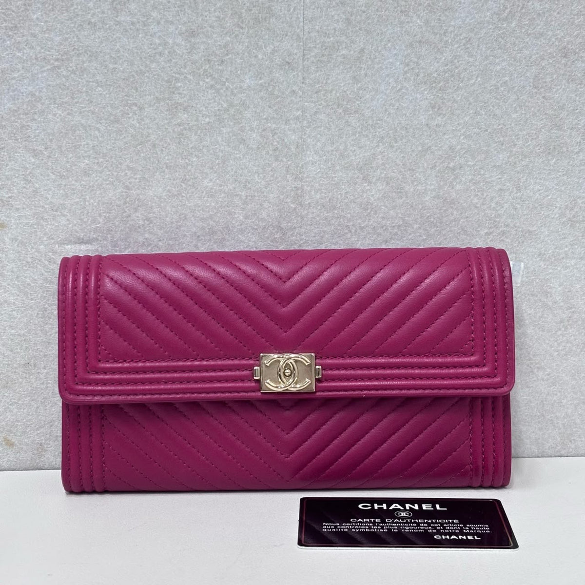 AUTHENTIC PRELOVED CHANEL BOY PINK CHEVRON WALLET