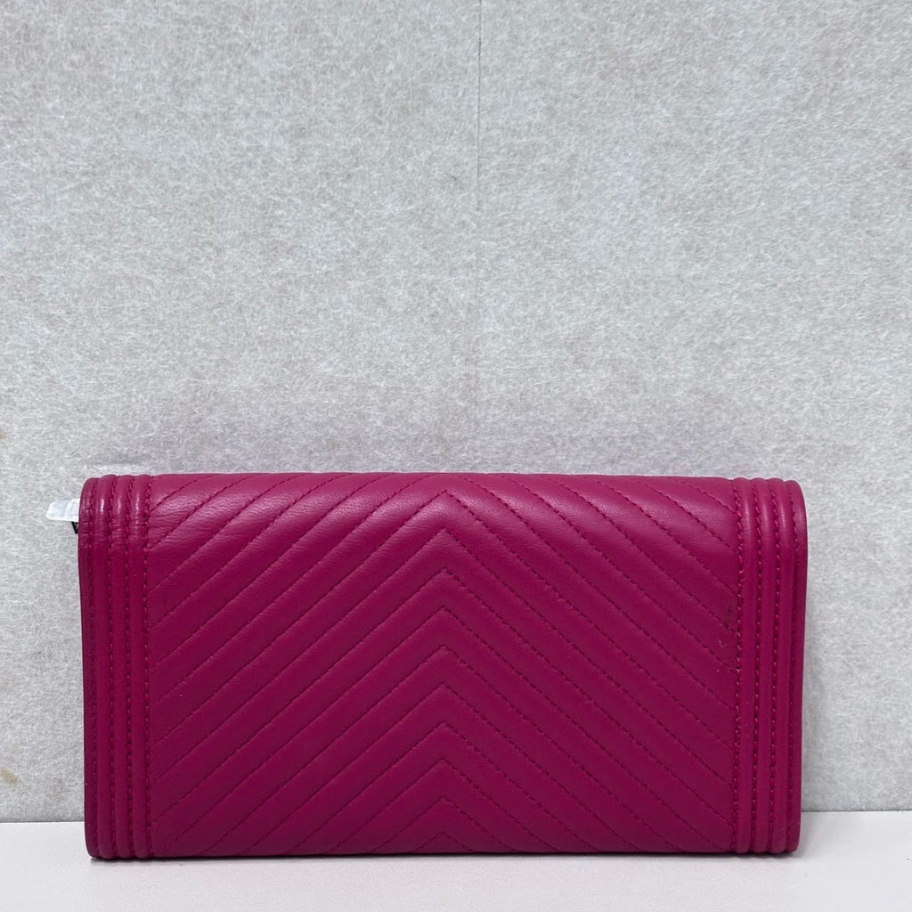 AUTHENTIC PRELOVED CHANEL BOY PINK CHEVRON WALLET